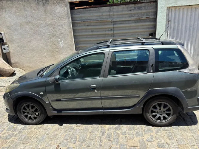Peugeot 207 SW Escapade 1.6 16V Flex 5P 2010