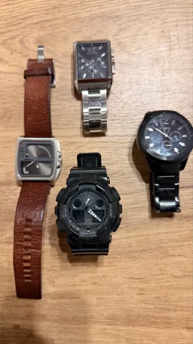 4 RELÓGIOS DE GRANDES MARCAS - GSHOCK, ARMANI, DIESEL E FÓSSIL