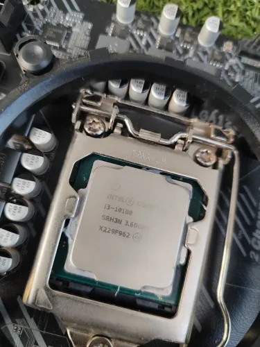 kit i3 10100 com vídeo integrado