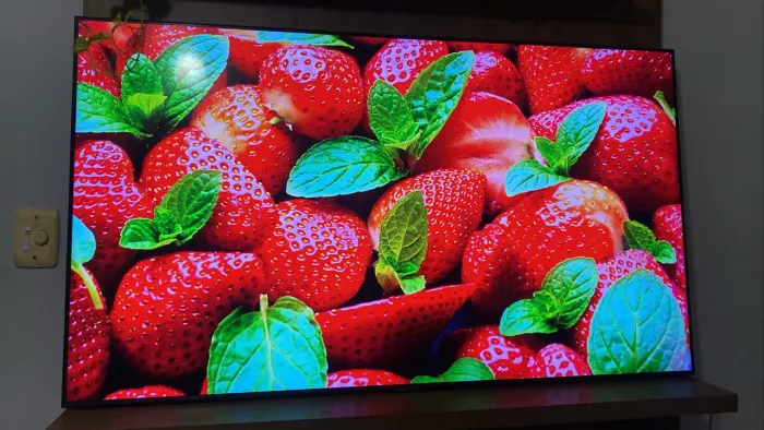 Tv smart 4k 60 polegadas funcionando perfeitamente tem detalhe imperceptível 
