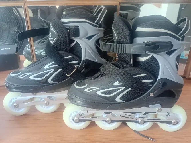 Vendo 1 patins da marca oxer.