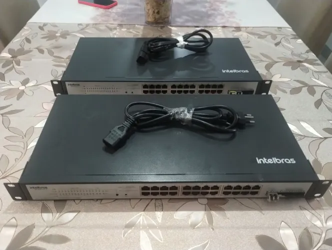 Vende switch gerenciável Intelbras SG 2404 PoE L2+