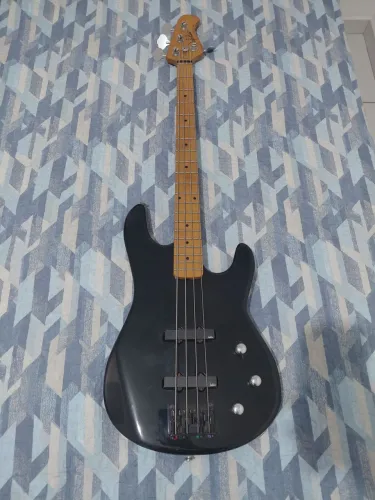 Baixo Dolphin 4 cordas (passivo)