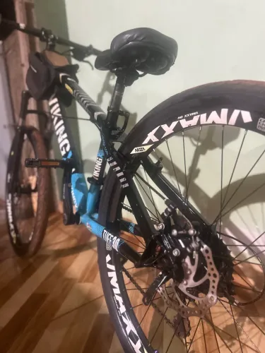 Vendo bike viking azul Marinho em ótimo estado 