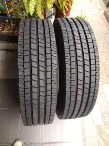Pneus recapados 215/75/17.5 carcaça Goodyear