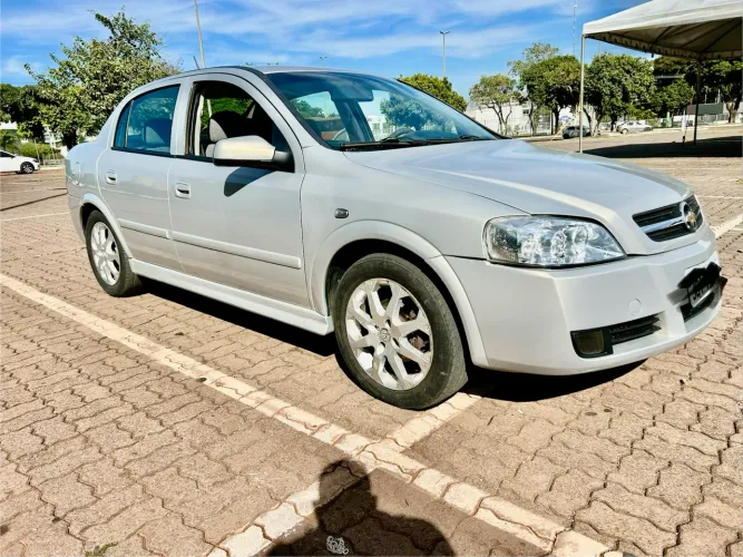 Chevrolet Astra Sedan 2.0/ CD 2.0 MPFI 8V 4P Aut. 2004