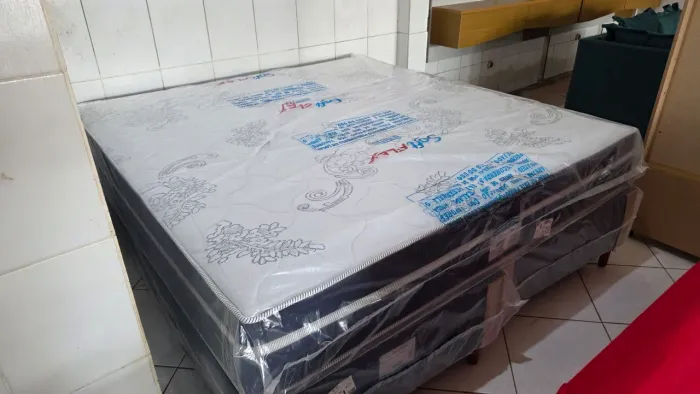 Cama box super King molas ensacadas nova