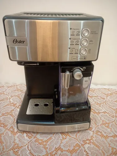 Cafeteira Oster prime latte