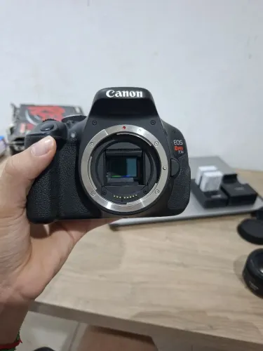 Canon T3i + 3 Baterias (Somente corpo)