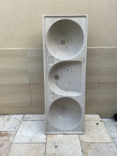 tanque duplo de mármore sintético.