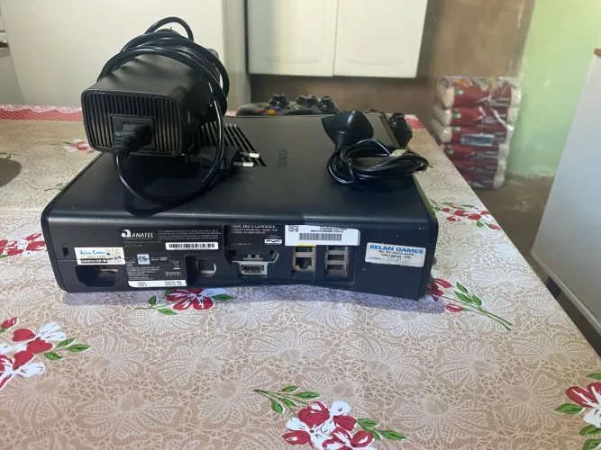 Vende Xbox 360