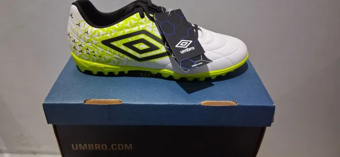 Chuteira UMBRO ORIGINAL
