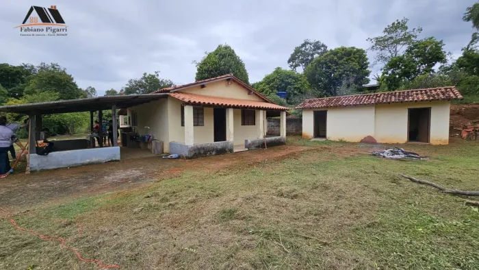 Chácara para Venda em Socorro, zona rural, 2 dormitórios, 1 suíte, 2 banheiros
