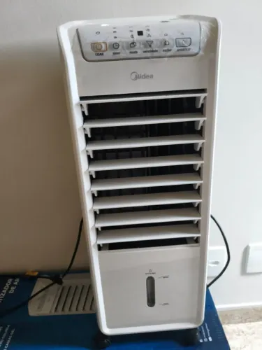 Climatizador portátil frio Midea akaf1 branco (3 meses de uso), vendendo por motivos de mu