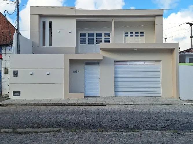 Casa, Residencial, 4 dormitório(s), 2 vaga(s) de garagem -Faça sua proposta