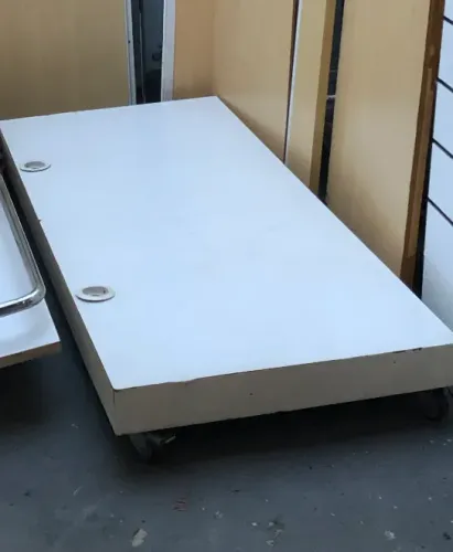 Tablado Base Vitrine com 4 Roldanas
