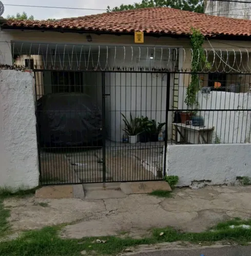 PROCURO FAXINEIRA CAPRICHOSA
