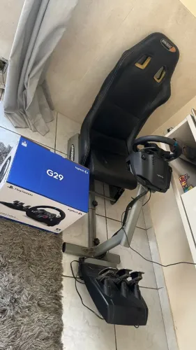 Logitech G29 + cookpit Playseat PRO na caixa