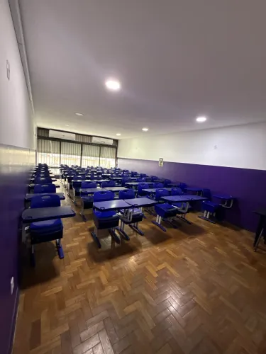 Salas de aula completas + total suporte