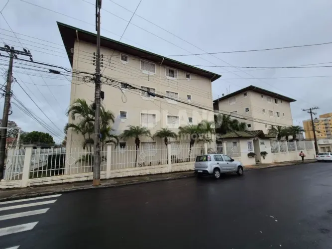 Locação de Apartamentos / Padrão na cidade de São Carlos