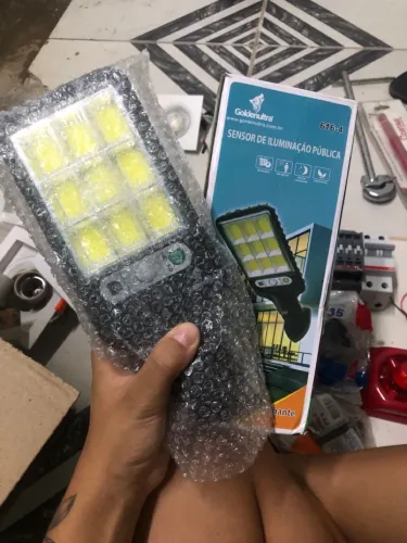 2x Luminária Solar 616-4 Goldenultra Com Sensor de Movimento - Nova