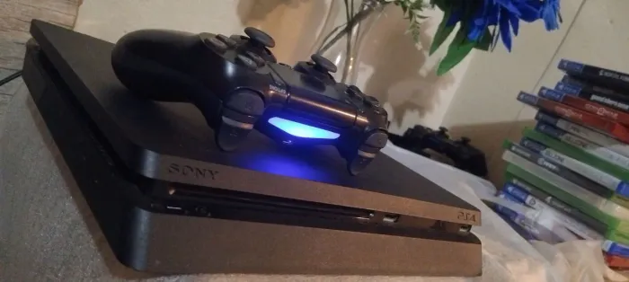 Playstation 4 Slim 100% mídia digital 500 gigas