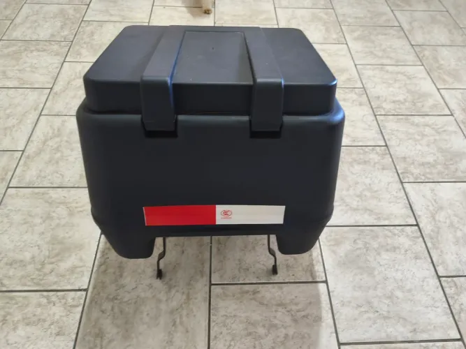 Baú 80 litros com suporte para cg  150