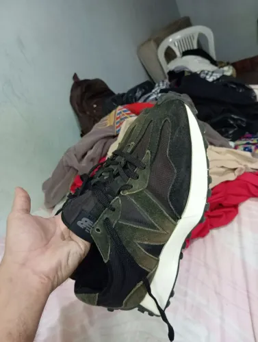 Tênis new balance original masculino preto tamanho:41 usado