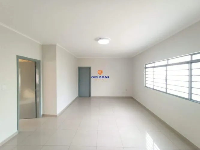 CASA VILA SÃO JOÃO DA BOA VISTA I 3 QUARTOS I 1 SUITE I 2 BANHEIROS I 1 SALA I 4 VAGAS