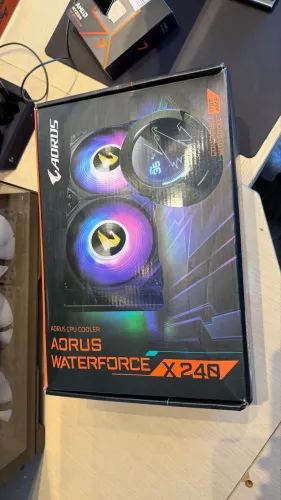 WATERCOOLER AORUS X240