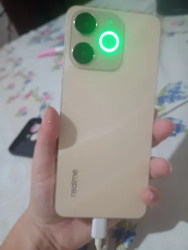 Cel realme note 70