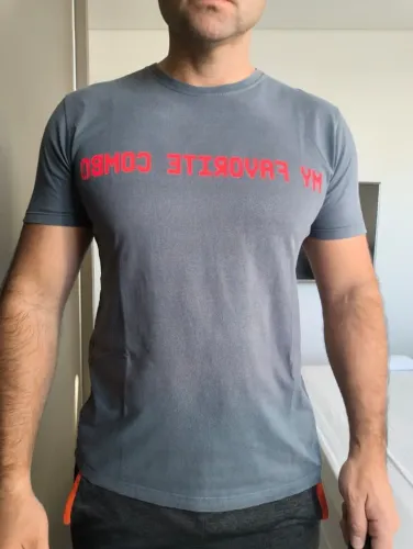 Desapegando Camiseta Khelf Azul petroleo logo vermelho tamanho M