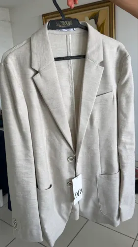 Blazer Zara na etiqueta