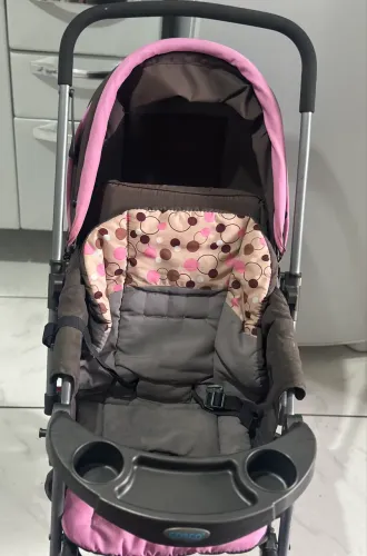 Carrinho de Bebê + Bebê conforto
