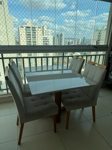 Mesa com 4 cadeiras off whrite 