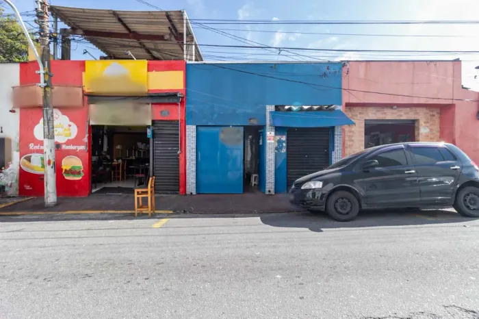 Casa comercial na Rua Parioto, 423 130 m²