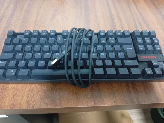Teclado mecânico RGB Redragon Kumara K552