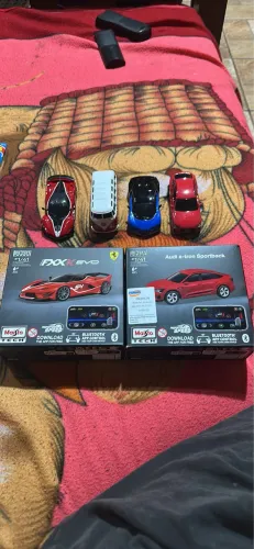 Die-cast Maisto carrin controlado por Bluetooth do celular