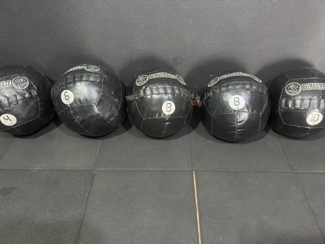 Wall ball
