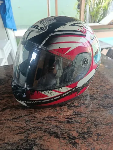 Capacete
