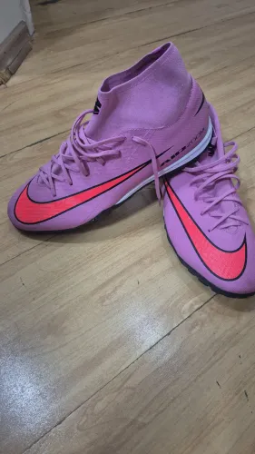 Chuteira Nike society