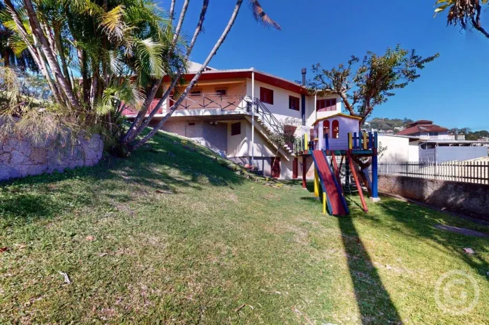 Casa ampla com localização ideal em Florianópolis
