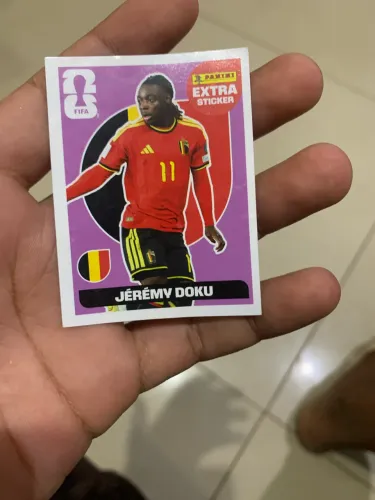 FIGURINHA LEGEND JEREMY DOKU