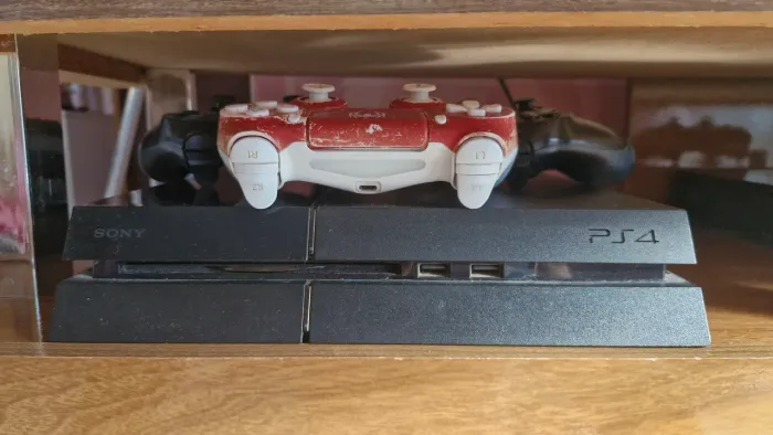 Ps4 slim 500g sem a caixa com 9 jogos