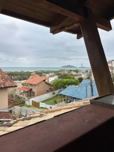 Alugo Anual, vista maravilhosa da praia Santinho, direto com proprietário