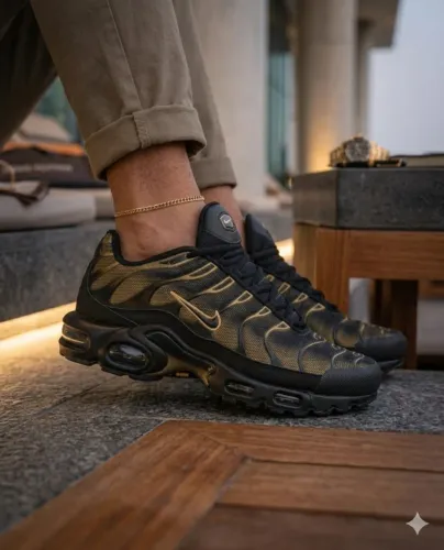 Nike Air Max Plus TN Shark Black Gold - Tênis Masculino - Imperdível