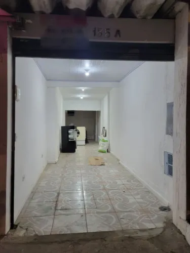 Loja na Rua Eugênio de Freitas, 185 189 m²