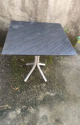 MESA DE GRANITO