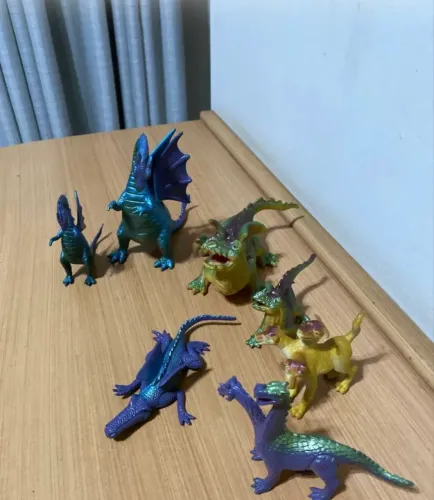 Brinquedos de Dragão antigo