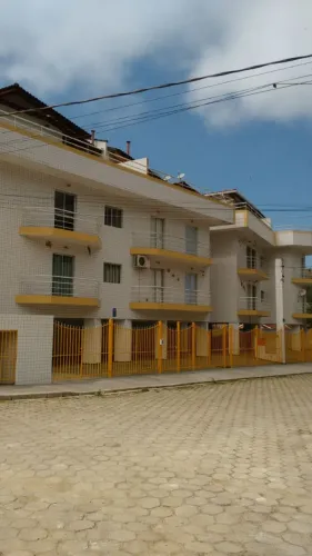 Apartamento para temporada na praia das Toninhas - Ubatuba (a 200 metros da praia).